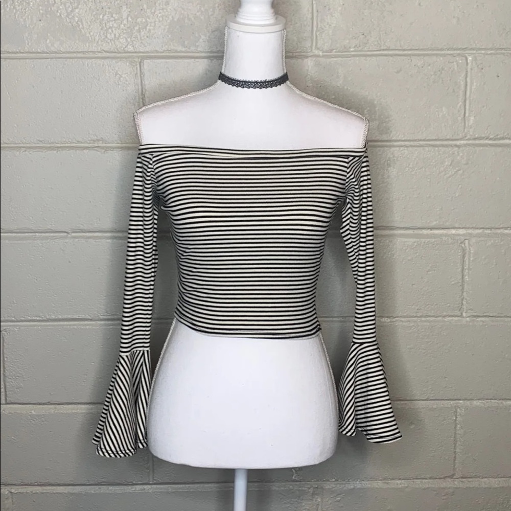 ✨Dolls kill top✨